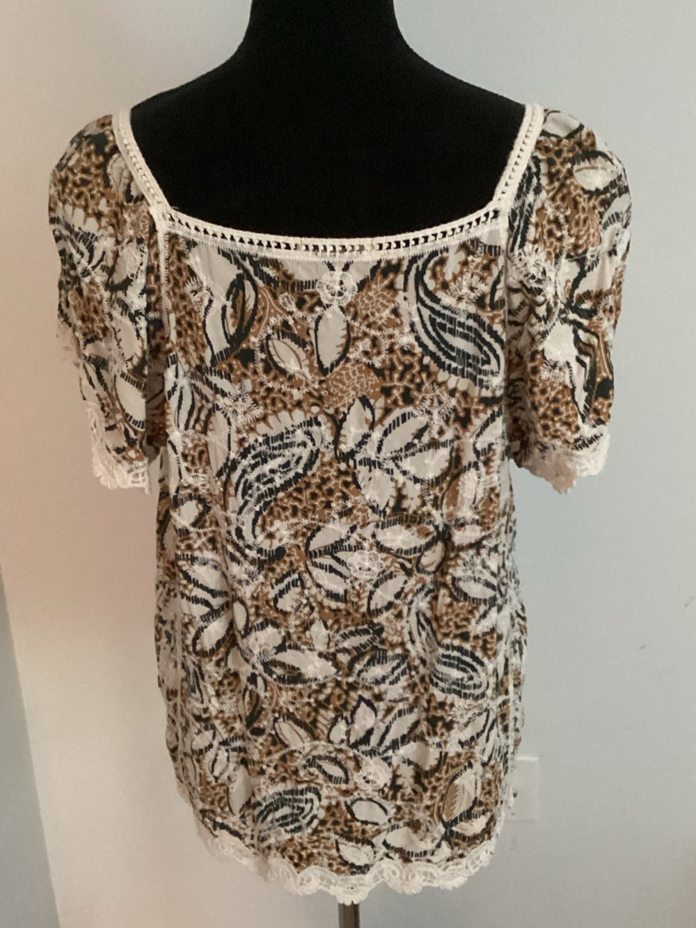 EUC Democracy Crochet-Trim Embroidered Blouse - Picture 4 of 6